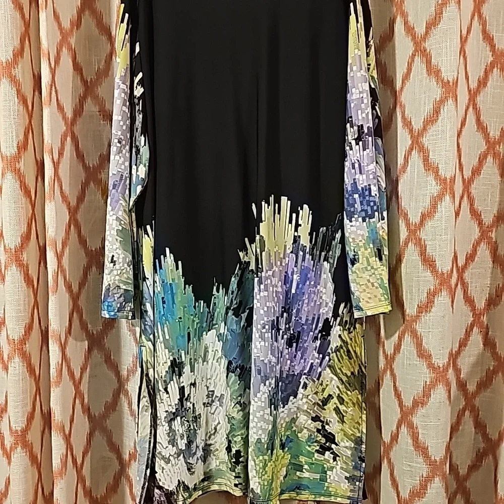 Women's Dress - Picture 6 of 7